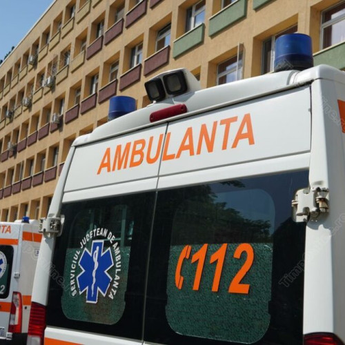 Transfer de pacienți la Cluj și Timișoara: Cinci tineri internați, iar două tinere transferate la secțiile de Chirurgie și Ortopedie pediatrică de la spitalele clinice de urgență.