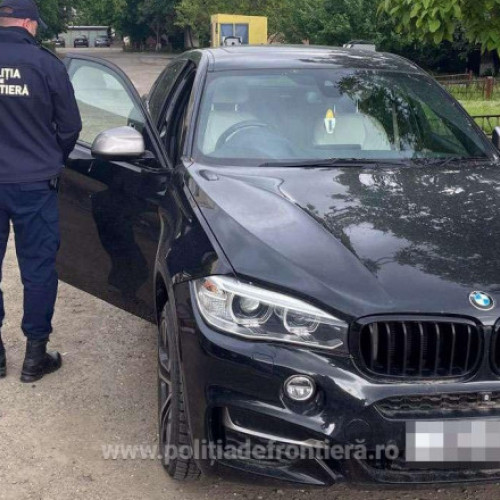 Un autoturism de lux furat din Marea Britanie, descoperit și confiscat de polițiștii de frontieră la Iași. Cetățean român prins într-un BMW X6 și acuzat de tăinuire.