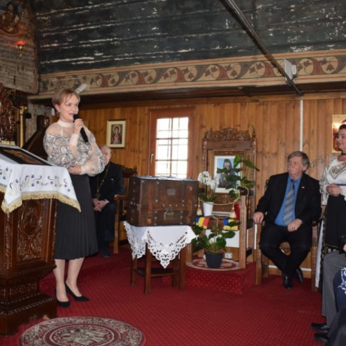 Cufărul lui Eminescu expus în Biserica de lemn din Târgu Mureş