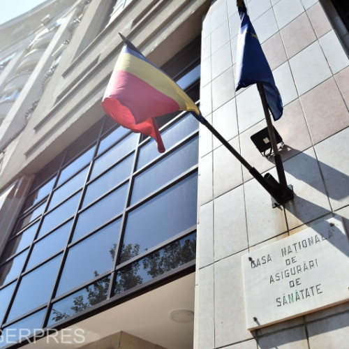 Noul contract pentru asistenţă medicală intră în vigoare la 1 iulie includând activităţi preventive gratuite și pachete pentru persoanele neasigurate