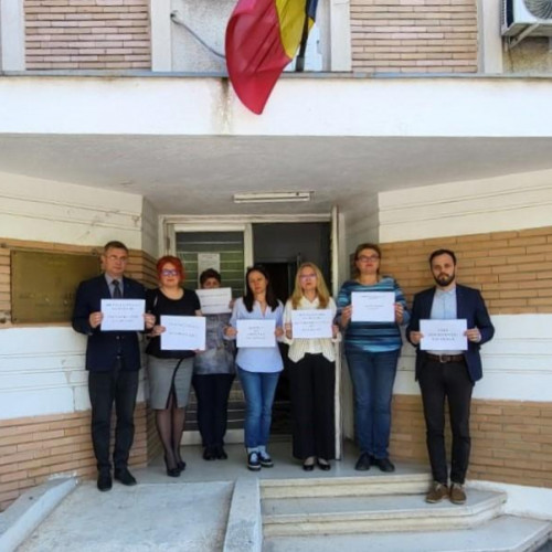 Angajații de la Arhivele Naționale cere salarii egale cu cele din aparatul central