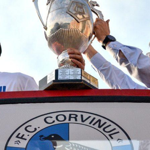 Cupa României va fi expusă la Consiliul Județean Hunedoara într-o ceremonie.