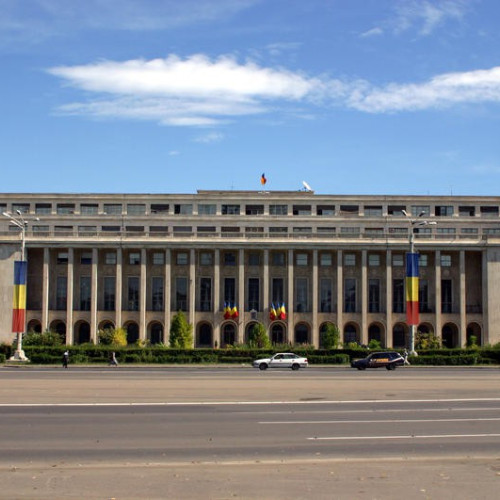 Protest spontan în București pentru discriminare salarială în mai multe instituții publice - Guvernul adoptă ordonanță de urgență pentru creșterea salariilor