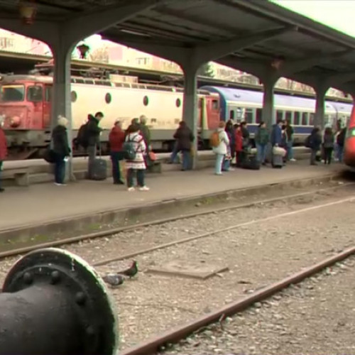 Video CFR are nevoie de tot mai mulți bani pentru repararea căilor ferate. O propunere este introducerea unei taxe pentru folosirea gărilor