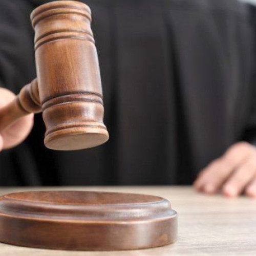 Judecată cu telenovelă: farmacista a primit ordin de protecție împotriva amantului gelos