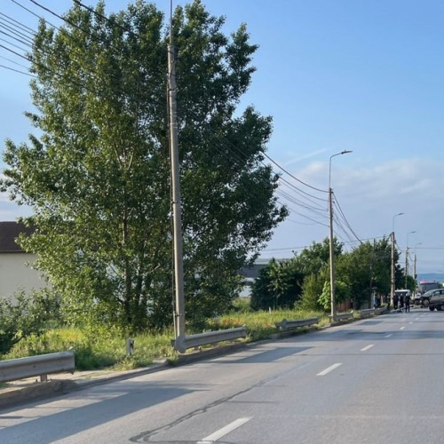 Avarie pe drumul Calea Moților spre Micești, Alba Iulia - Doi șoferi se lovesc - 2 mașini distruse