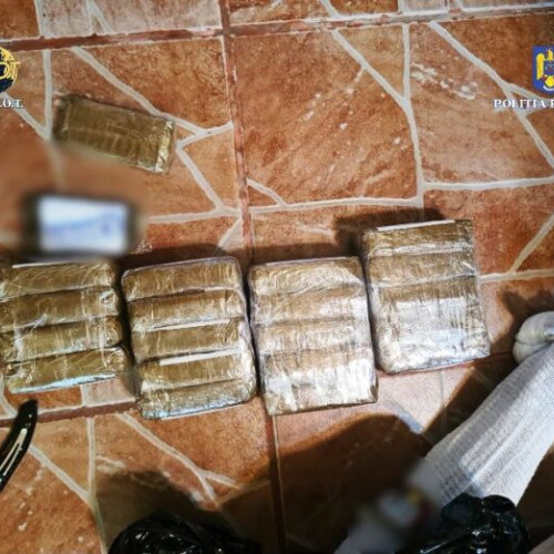 Inculpat prins de procurorii DIICOT în timp ce lua droguri de la o firmă de curierat din Brăila