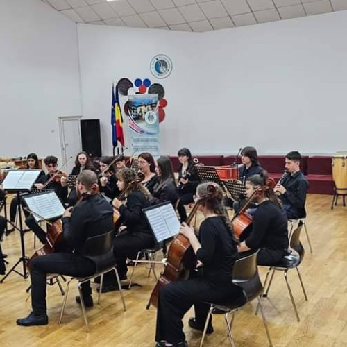 Concertul absolventului la Liceul de Arte 'Bălașa Doamna' în Amfiteatrul 'George Enescu