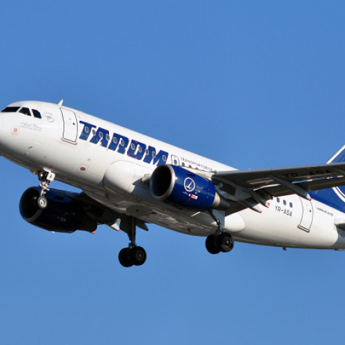 Avion Tarom întors din Paris după o coliziune cu păsări în aer