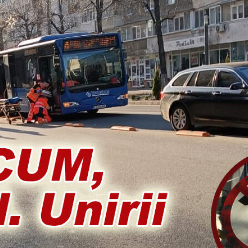 Șofer BMW evită impactul cu autobuz de Italia la intersecţia Unirii şi Ciochinescu