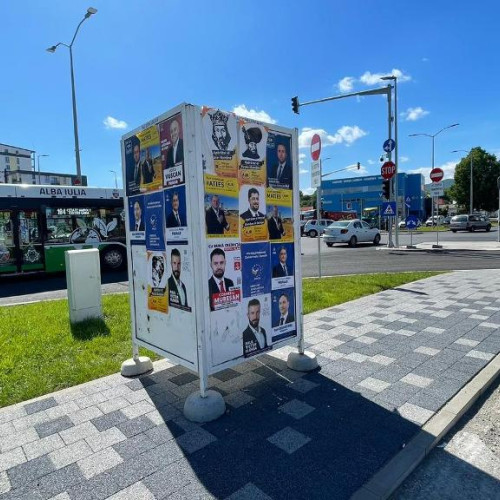 Reprezentanții PSD reclamă distrugerea afișelor electorale în campania din Alba