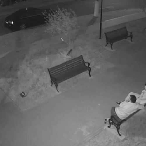 Preotul și amanta sa surprinși atacând primarul din Cernavodă pe stradă, totul surprins de camerele de supraveghere. Agresorii au fost reținuți de poliție, iar preotul este anchetat de superiori.