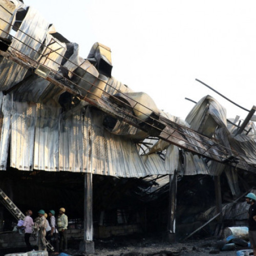 20 de oameni au murit într-un parc de distracții din India. Un incendiu a izbucnit în orașul Rajkot și autoritățile încearcă să țină focul sub control. 20 de cadavre au fost recuperate și președintele Narendra Modi este "extrem de tulburat" de eveniment. Polițiștii fac o anchetă pentru a descoperi cauza incendiului.