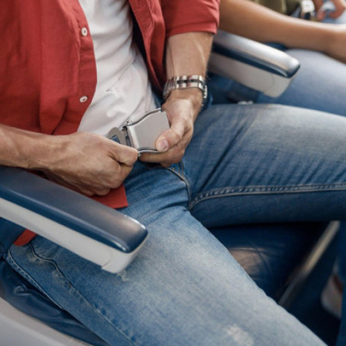 Ce ți se poate întâmpla dacă nu porți centura în avion tot timpul. Avertismentul unui pilot cu 11 ani de experiență