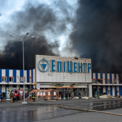 Şase morţi şi zeci de răniţi în urma atacurilor cu rachete rusești asupra Harkovului. Zelenski: „Încă un exemplu al nebuniei ruşilor”