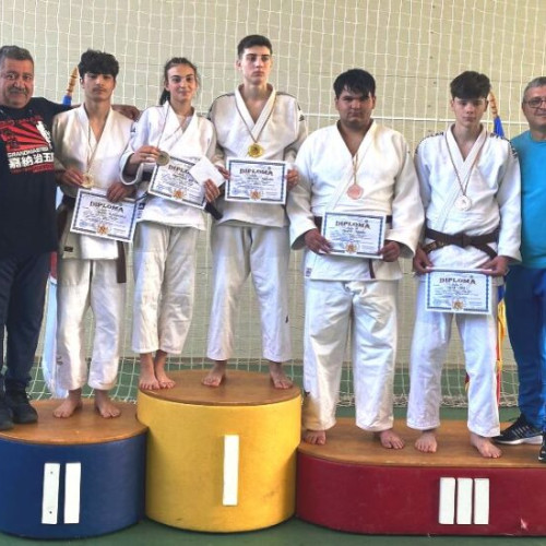 Judo: Rezultate bune pentru LPS Focșani în finala Campionatului Școlar de la Onești - Medalii pentru sportivii focșăneni