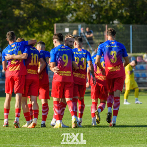 Ungheniul și Bistrița se vor duela pentru promovarea în Liga a 2-a din România, după ce au trecut de semifinalele barajului de fotbal. Revenind în lupta pentru un loc în Liga a 2-a, cele două echipe vor juca în finalele barajului, programate pe 1 și 5 iunie. Unirea Ungheni și Gloria Bistrița, întâlnite anterior în Liga a 3-a, se confruntă acum pentru un obiectiv mai mare.