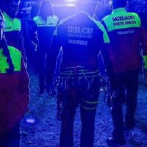 Femeie rănită în Munții Făgăraș, salvată de echipele Salvamont. Ajutorul a venit de la 14 salvatori montani și voluntari