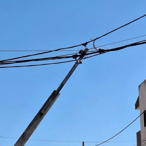 Stâlpii din Năvodari, mai impresionanți ca în Pisa! Imagini exclusive și informații neobișnuite dezvăluie despre aceste construcții înalte și senzaționale din orașul Năvodari. Descoperă de ce sunt considerate un fenomen în județ și ce poate afișa aplicația Google News. Citiți sau abonați-vă la canalul de WhatsApp pentru a fi la curent cu toate detaliile. Conținutul www.ct100.ro este dedicat publicului curios. Drepul său și originalele sale sunt supuse legilor Europene. Comisia de conformitate interzice orice înregistrare, recopiare, ciordire, îmbunătățire și exploatare a noutăției.”