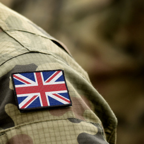 Marea Britanie reintroduce serviciul militar obligatoriu pentru tineri: armată full-time sau part-time!