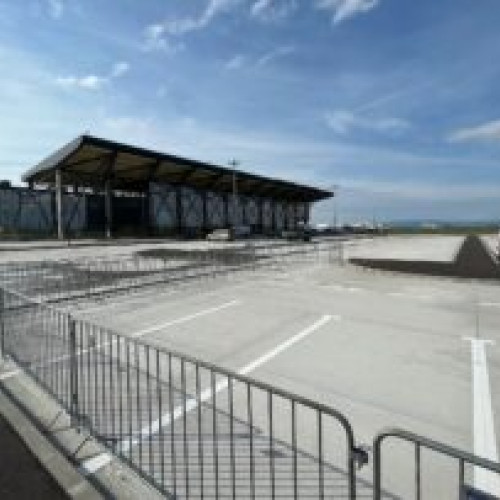 Tarifele pentru parcarea auto de la Aeroportul Ghimbav au fost aprobate de Consiliul Județean Brașov