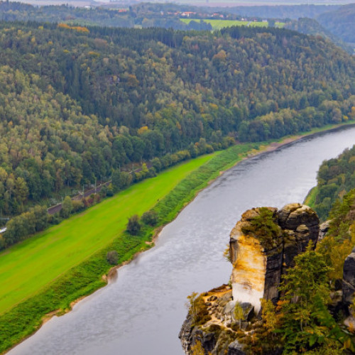 Apele Europei au atins „cea mai mare contaminare cunoscută la scară europeană cu un produs chimic fabricat de om”