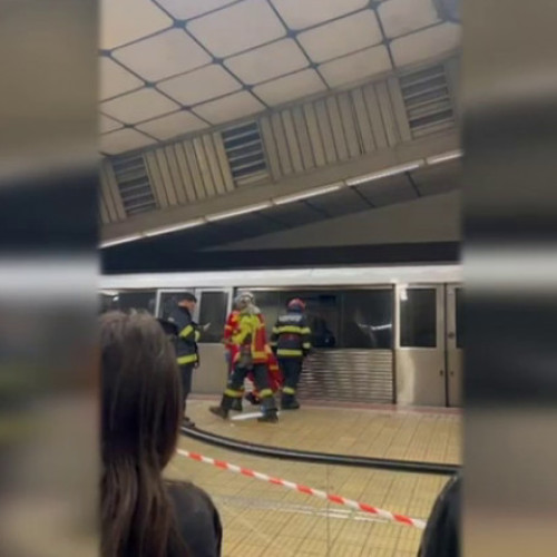 A fost aglomerație la metrou după o persoană a căzut pe șine la stația Eroilor. Circulația trenurilor a fost reluată.