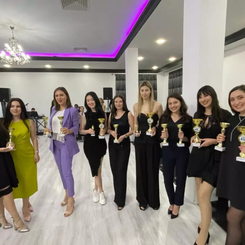 Tinerii cercetători ai Facultății de Medicină Constanța, premiați la un congres internațional de prestigiu