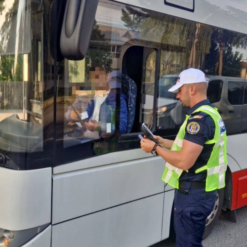 Găești: Șofer sub influența alcoolului la volanul unui autocar școlar!