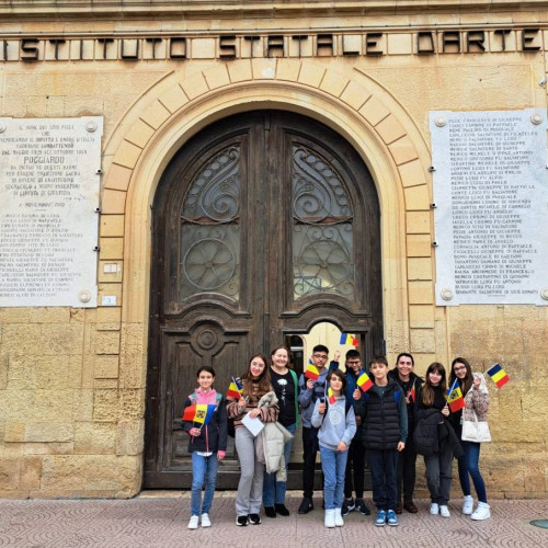 Școala Gimnazială „Vasile Cîrlova” din Târgoviște obține Acreditarea Erasmus pentru 5 ani prin îndeplinirea cu succes a obiectivelor de internaționalizare.