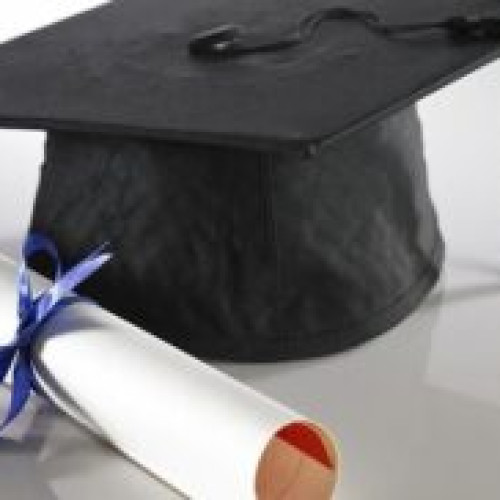 România, ultima în UE la studii superioare. Femeile depășesc bărbații în educație la nivel european