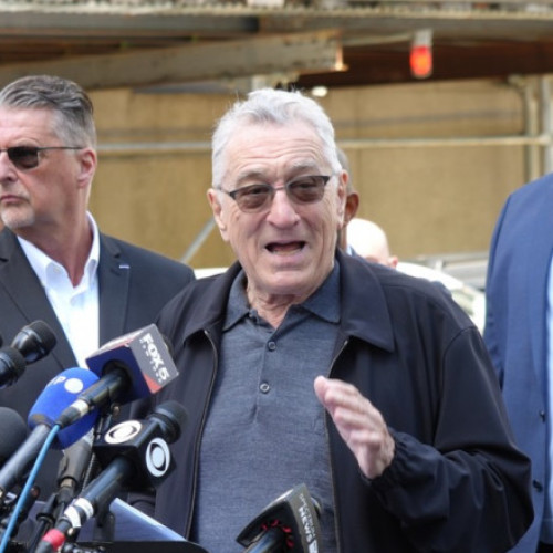 De Niro atacă Trump la tribunalul din New York în faţa camerelor de luat vederi