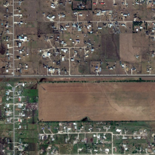 Furtuna devastatoare lovește Texas: Peste 600.000 de oameni rămași fără curent electric, case distruse și incendii în urma rafalelor de 123 km/h. Furtună cu forța unui uragan și caniculă în sudul statului american.