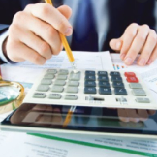 INS: Rata şomajului în luna aprilie a crescut la 5,3%, nivelul rămânând ridicat în rândul tinerilor și al persoanelor adulte. Numărul şomerilor estimat pentru luna aprilie a fost de 443.600 persoane, conform datelor INS. Nivelul şomajului mai mare la bărbați decât la femei.