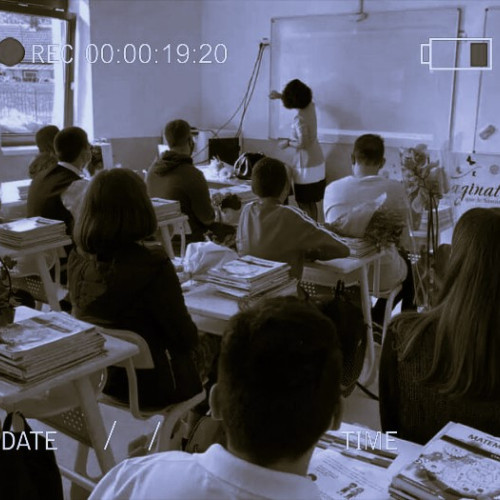 Supravegherea audio-video în școli, cu acordul părinților și consultarea profesorilor, conform unui proiect de OUG adoptat de Consiliul Economic și Social