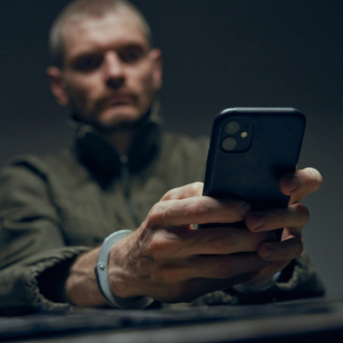 Deținuți s-ar dat drept medici și au înșelat bătrâni prin metoda "Accidentul". Percheziții în celule