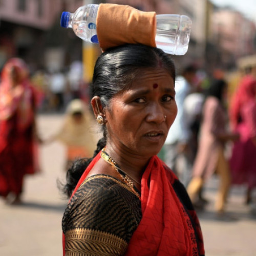 Galerie Foto 52,3 grade în India. Copiii au leșinat la școală, șoferii și-au ars mâinile pe volan. Morga din Jaipur e depășită de victimele căldurii