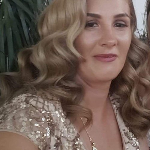 Și îngerii mor... Florentina Antonesei, una din cele mai apreciate moașe de la Spitalul Județean a murit

"Moșa de la Spitalul Județean, expertă în obstetrică, a decedat la vârsta de 40 de ani - Colegii și pacienții ei sunt bulversați, iar familia este în doliu