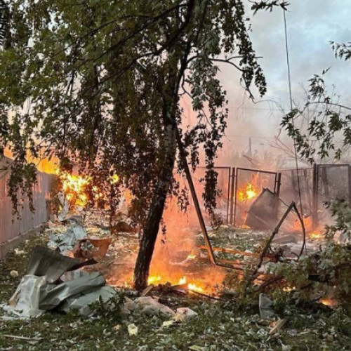 Rușii au atacat Ucraina cu drone Shahed și rachete. Trei morți și 16 răniți în Harkov, incendii în Kiev