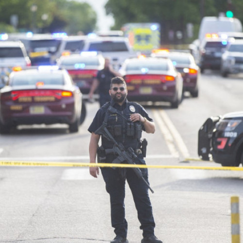 Atac armat în Minneapolis. Cel puțin trei oameni, printre care și un polițist, au fost uciși