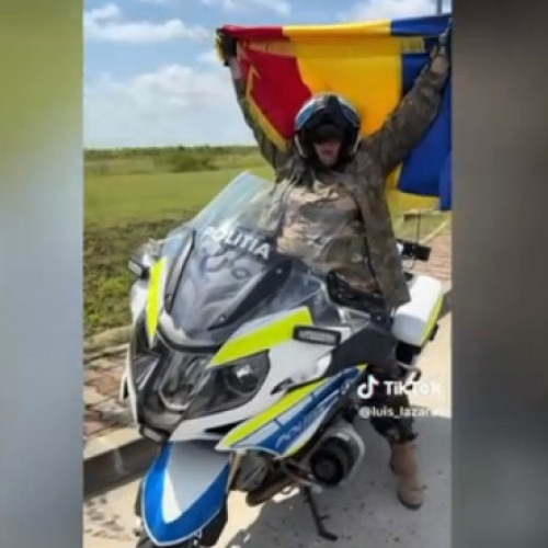 Șoșoacă îi ia apărarea polițistului care i-a împrumutat motocicleta: „Ar trebui să fie ministru de Interne”
