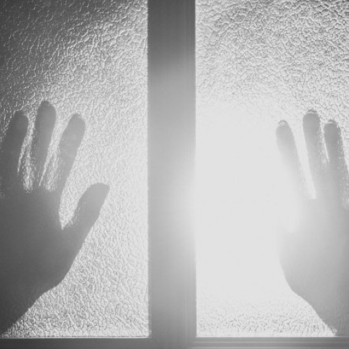 Jumătate călugări, jumătate soldați: Cum își abuza și spăla pe creier recruții o societate secretă ce voia să îi transforme în „zombi”