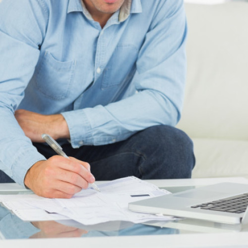 Amenzi de până la 10.000 de lei pentru cei care nu încarcă facturile în sistemul e-Factura. Noi măsuri care se aplică de azi