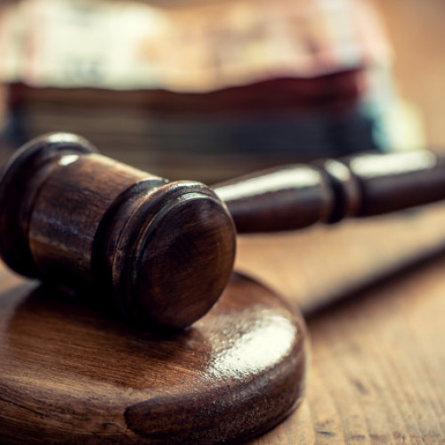 Un ieșean și-a dat fiul în judecată și i-a cerut înapoi banii dați pentru facultate după ce a aflat ceva neașteptat