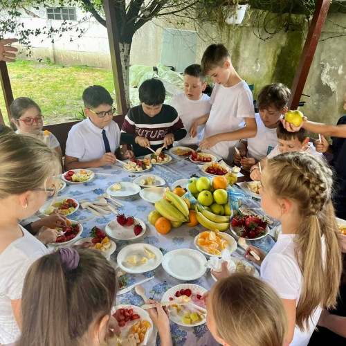 Activități colorate pentru copiii din centrele educaționale ale Eparhiei Ortodoxe a Alba Iuliei