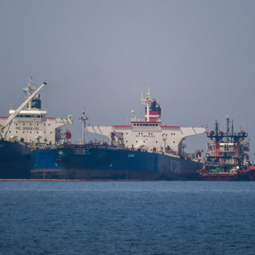 Petroliere rusești găsesc loc nou pe mare pentru transferul țițeiului, încălcând sancțiunile internaționale!