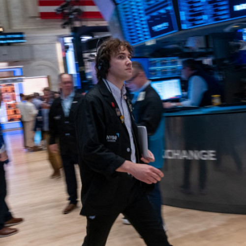 Probleme tehnice la bursa din New York. Acțiuni în scădere cu 99% pentru producătorul primului reactor modular din România