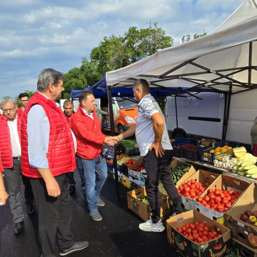Dâmbovițenii Prezent la Târgul din Potlogi pentru a Discuta cu Cetățenii