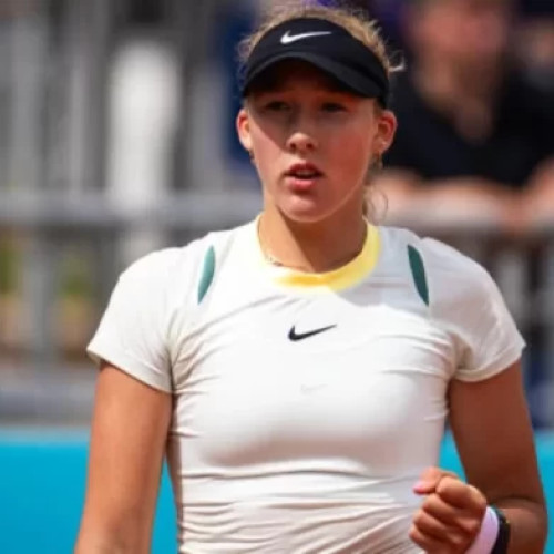 Jucătoarea rusoaică Mirra Andreeva, de 17 ani, avansează în sferturile de finală la Roland Garros în tenis