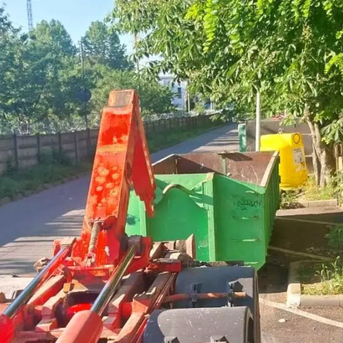 Containere speciale pentru colectarea deșeurilor voluminoase în cartierul Inel II din Constanța